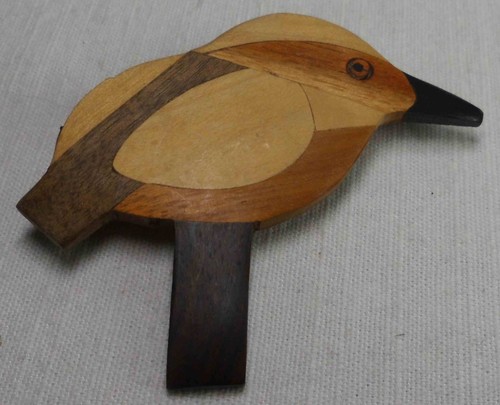 Hübsche brosche aus holz - brosche,